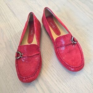 VANELI new red shoes size 9